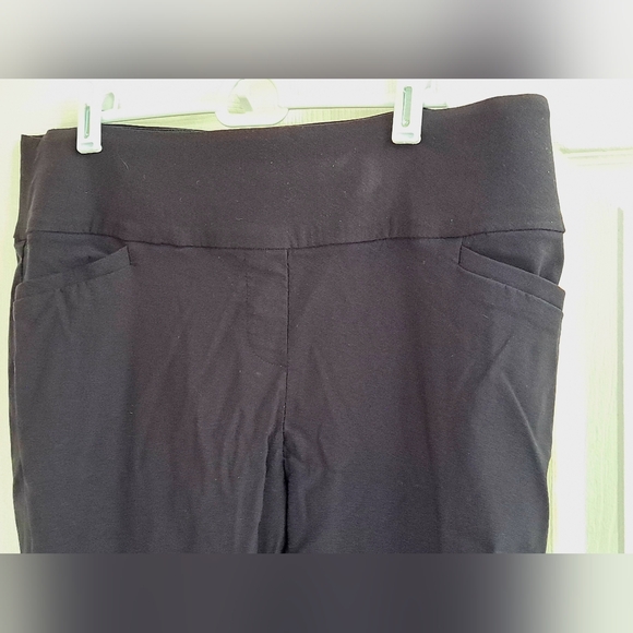 Apt. 9 Women's Black Boot Cut Pants - Picture 4 of 9